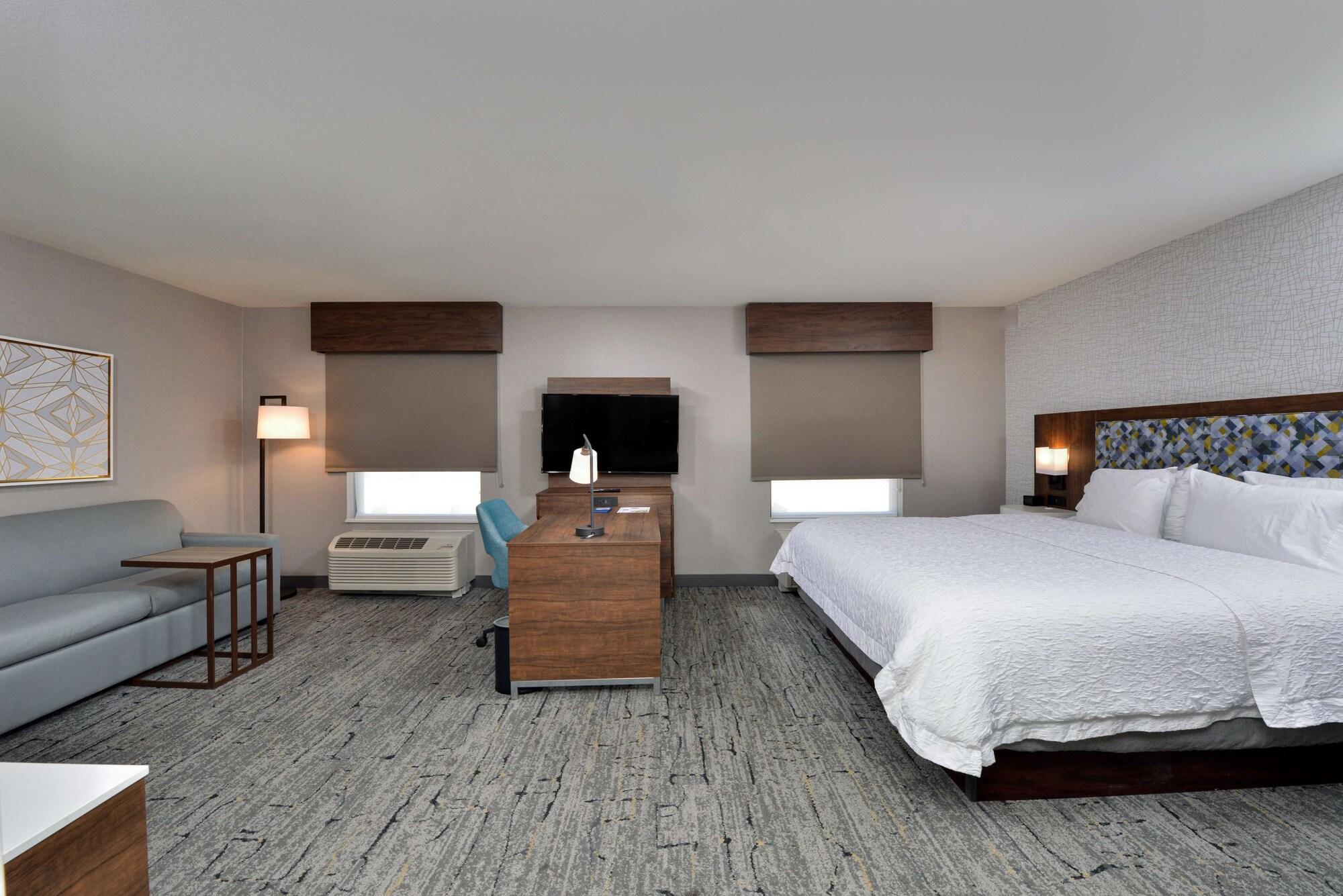 Hotel Hampton & Airport